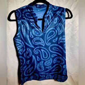 Nike Small Women’s Golf Top. Great condition, like new. Comfortable fabric.